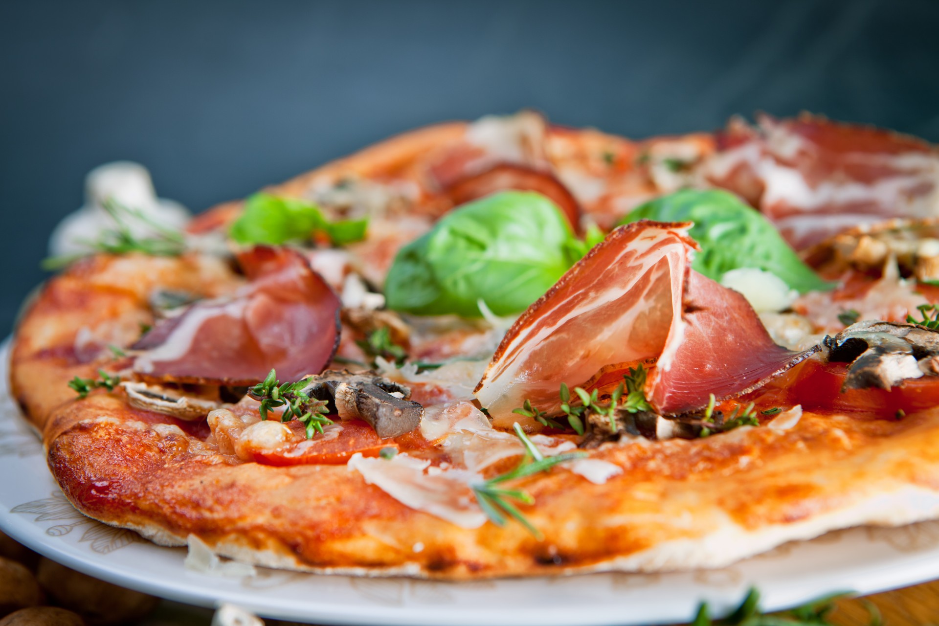 prosciutto-pizza Featured Image